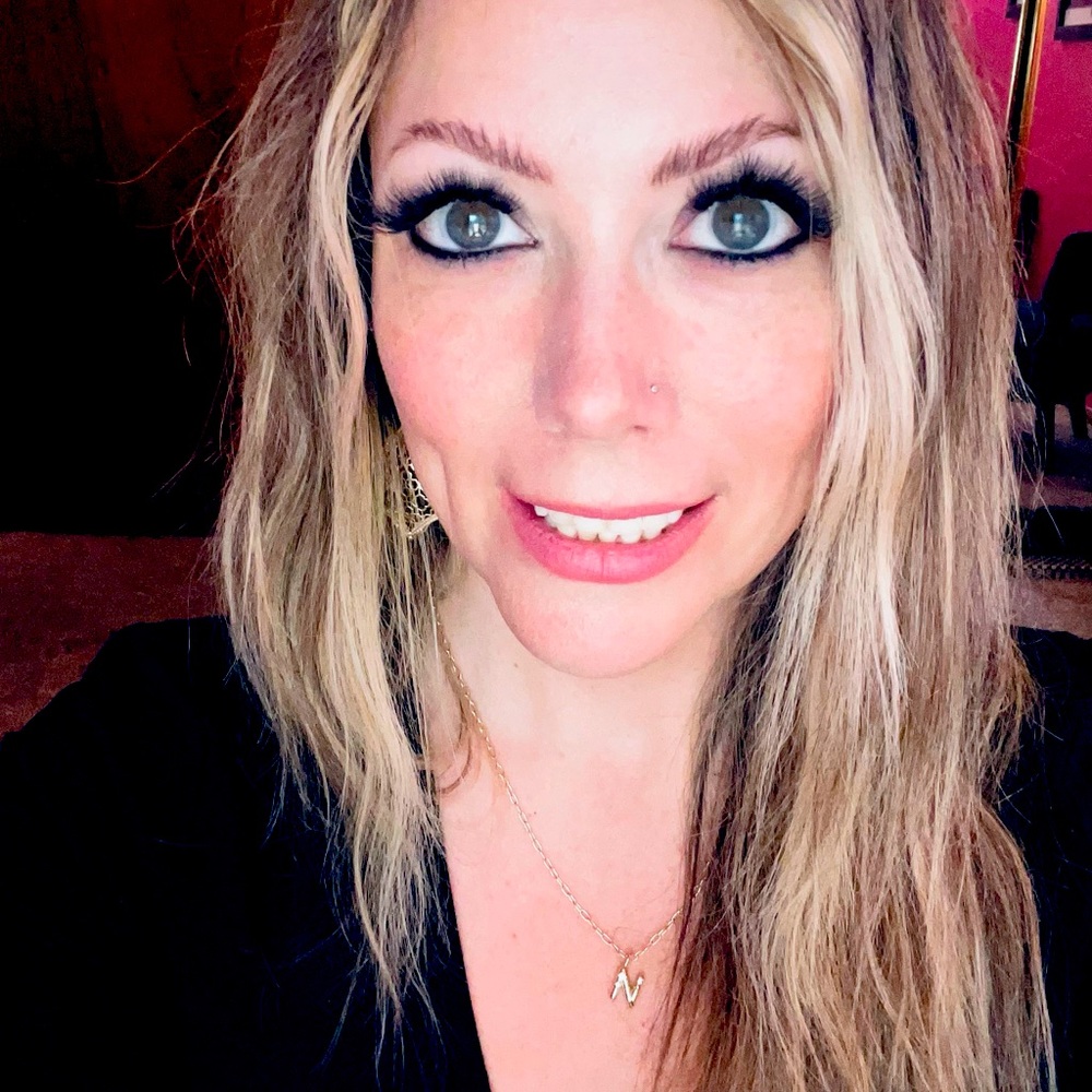 Meet your Posher, Nicole